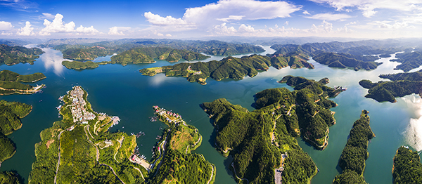 万峰湖:湖光潋滟 喜迎八方游客(图3) 万峰湖:湖光潋滟 喜迎八方游客(图3)