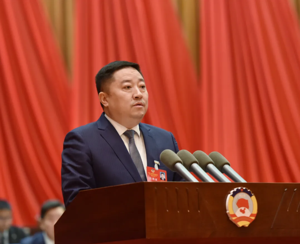 政协第九届兴义市委员会第四次会议开幕(图6)