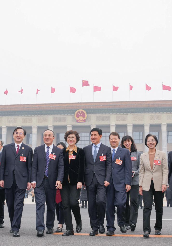 逐梦春天里 同心向未来——十四届全国人大三次会议闭幕侧记(图7)