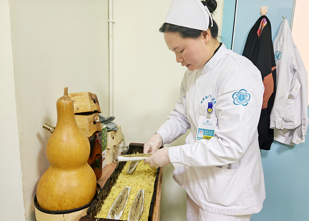 黔西南州人民医院：推出中医夜间特色门诊 让群众健康有“医”靠(图3)