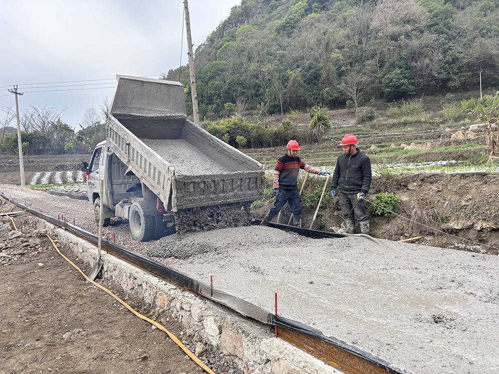 兴义：赶春时筑“耕”基 高标准农田建设按下“加速键”(图2)