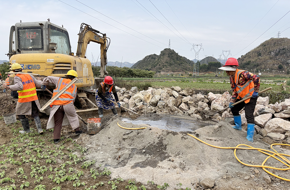 兴义：赶春时筑“耕”基 高标准农田建设按下“加速键”(图3)