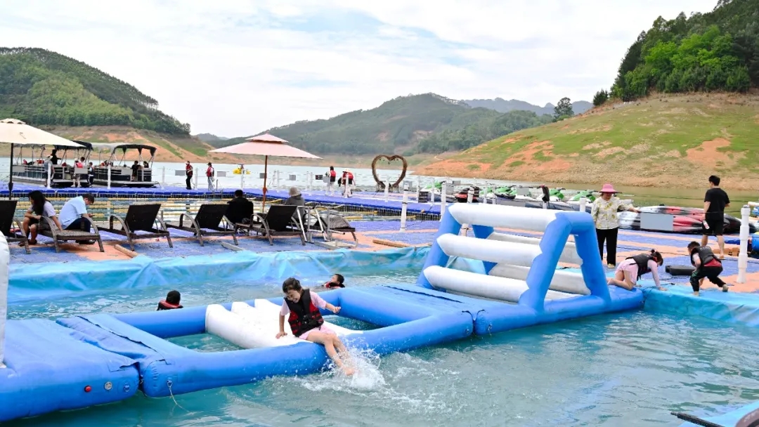 五一乐游万峰湖 “水陆狂欢”燃爆假日(图7)