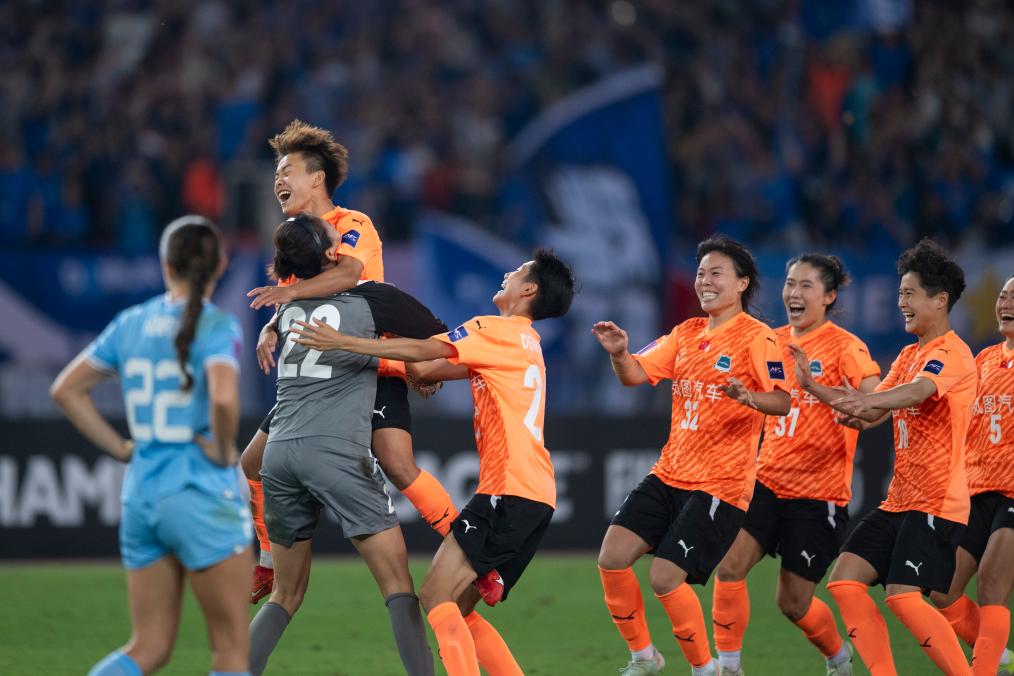 极限反转！登顶亚洲！武汉队获得首届女足亚冠冠军(图3)