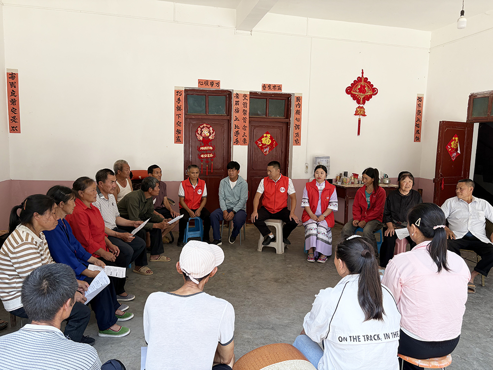 童谣唱响治理曲 携手共建美家园——洛万乡多举措推进“两清两改两治理”工作(图4)