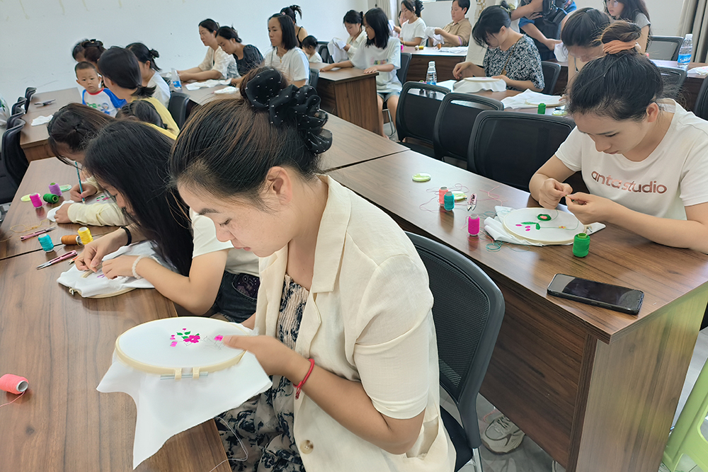 兴义：持续推进职业技能培训 托起群众就业创业梦(图2)