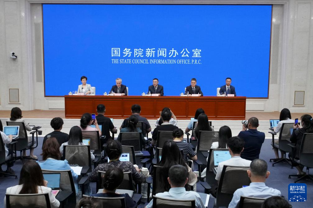 国新办举行新闻发布会介绍抗战胜利80周年主题展览和推出优秀文艺作品、文艺活动有关情况(图2)