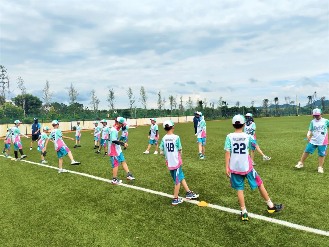 2025年“奔跑吧·少年”全国软式棒垒球锦标赛暨夏令营活动（第一阶段）在兴义开赛(图4)