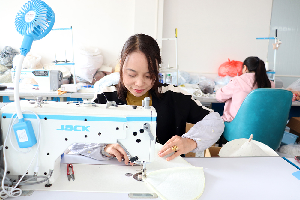 兴义：毛绒玩具企业开足马力 全力冲刺四季度(图4)