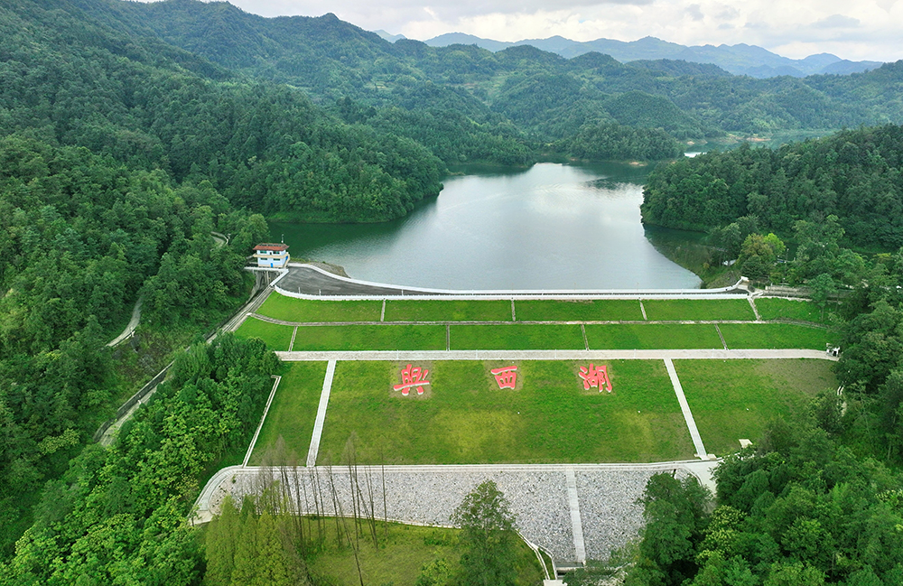 兴义：以水赋能筑绿发展 守牢水环境安全防线(图2)