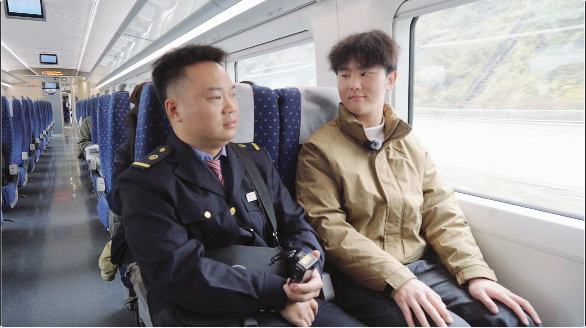 《山河间的思政课》登上盘兴高铁：中国式现代化的美丽诗行，我们见到了！(图3)