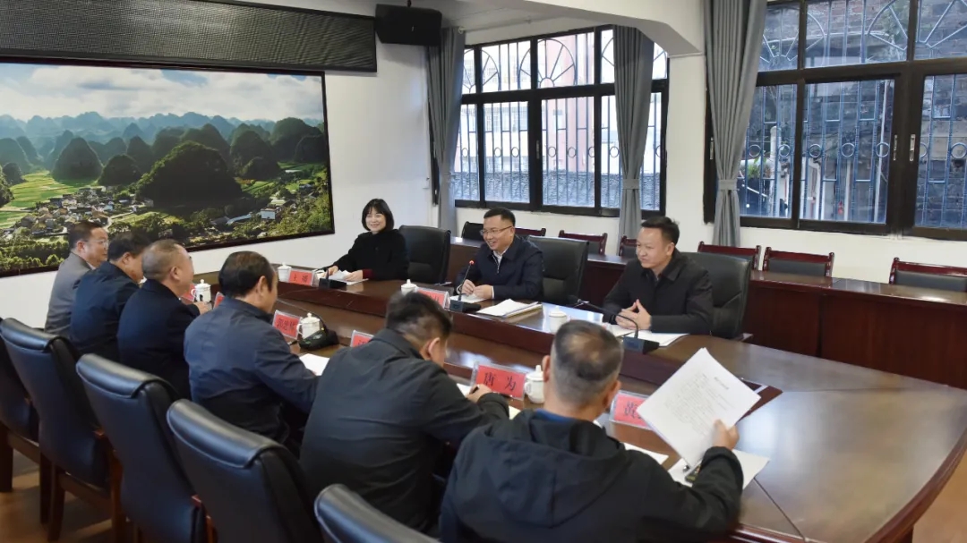 顾先林到市总工会、市妇联、市工商联宣讲并调研(图4) 顾先林到市总工会、市妇联、市工商联宣讲并调研(图4)