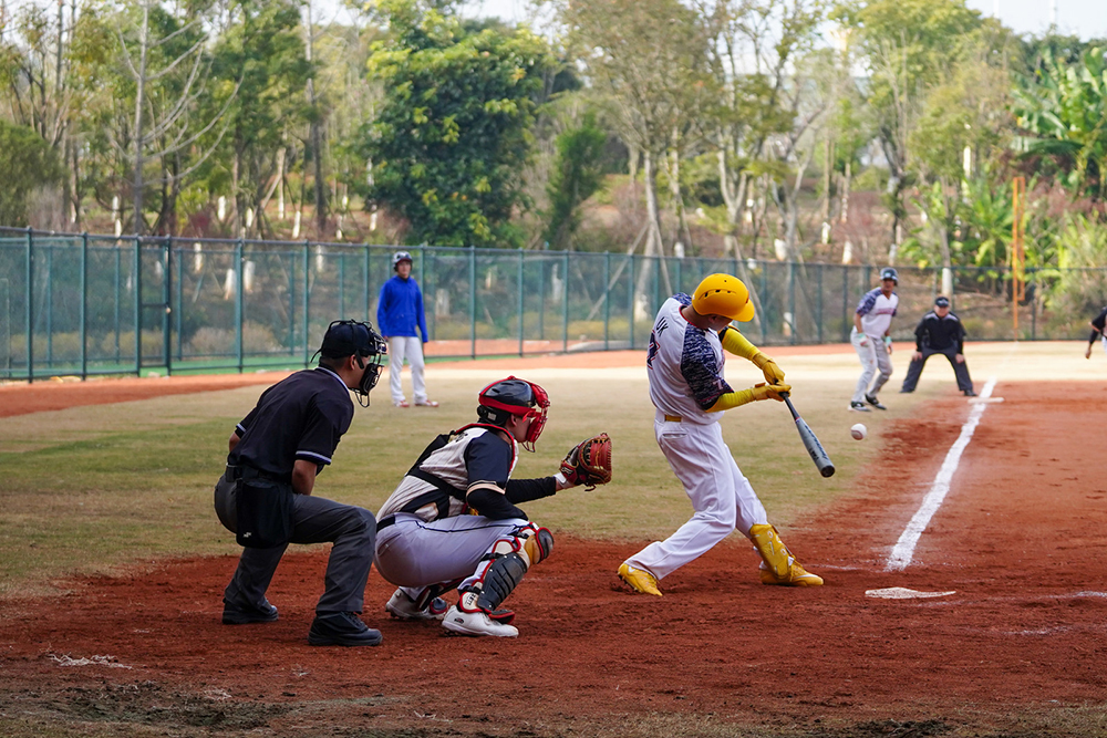 国内外200名运动员同台竞技 2025年贵州省棒球邀请赛在兴义开赛(图1)