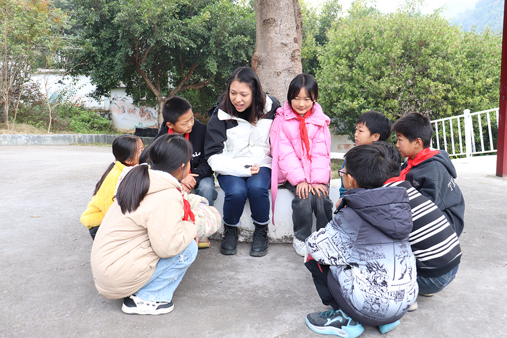 【扎根一线 书记风采】岩峰村“85后”女书记刘苏晓：扎根乡村沃土 用青春热血书写乡村振兴新答卷(图5)