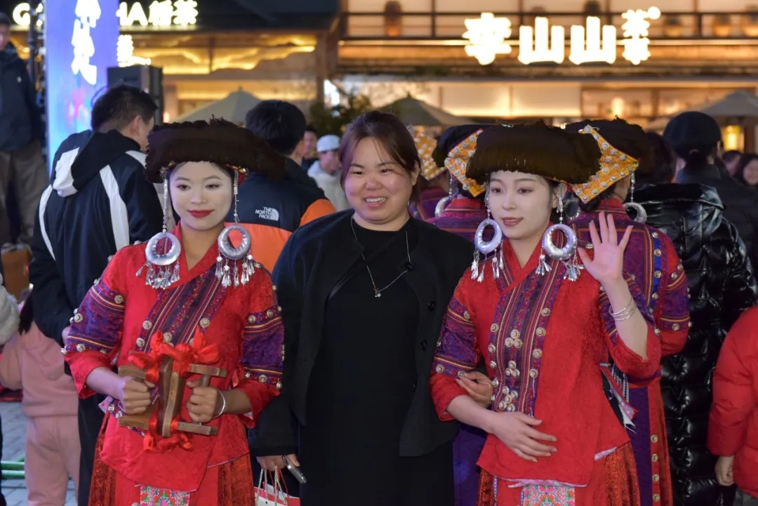 “周末哪里去·见山见水见兴义”黔西南暖冬游推介活动燃爆贵阳青云市集(图10)