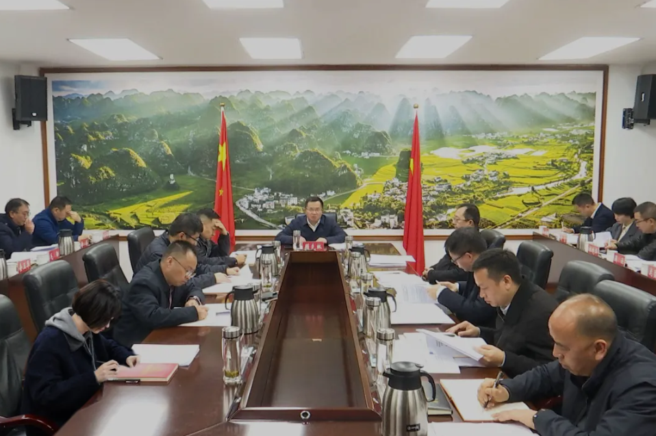 兴义市委常委会召开会议 学习贯彻习近平总书记近期重要讲话重要文章精神 研究部署统一战线等工作(图2)