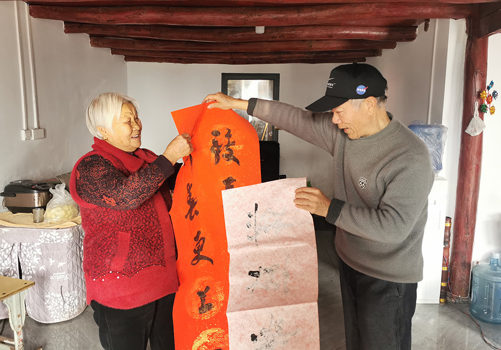 黔西南州诗词研究会开展“迎新春·送祝福”文化惠民活动(图2)