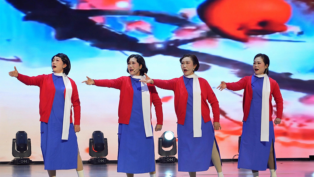 “峰林向新 山海同春”2026年兴义市春节联欢晚会精彩上演(图2) “峰林向新 山海同春”2026年兴义市春节联欢晚会精彩上演(图2)