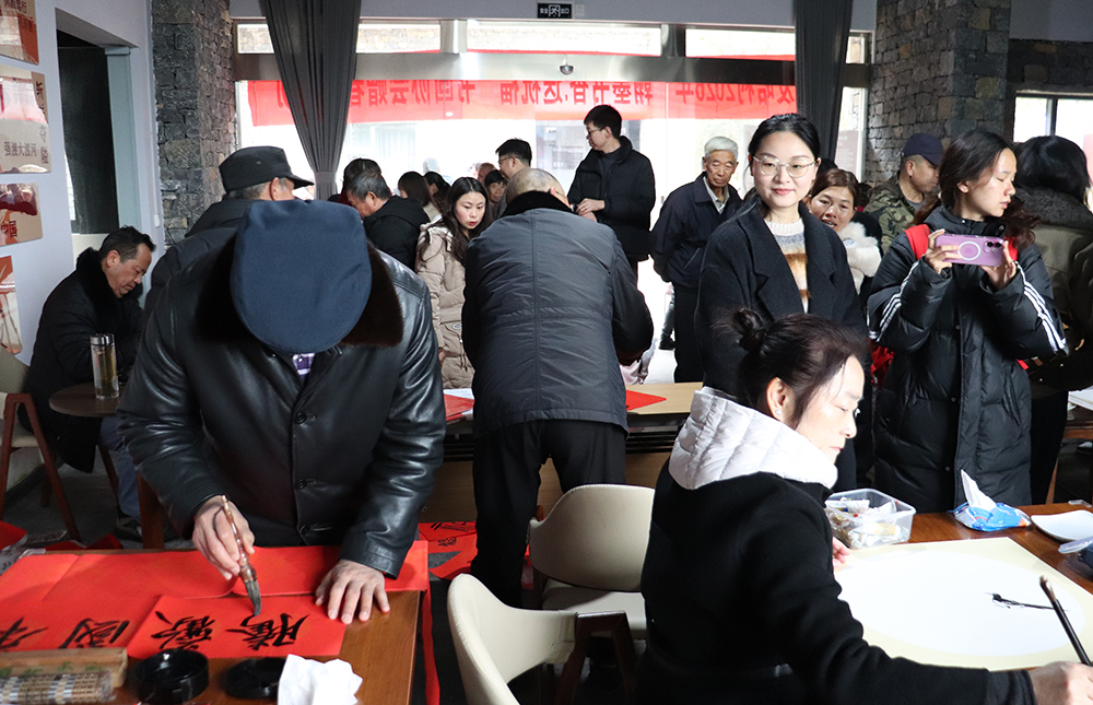 威舍镇发哈村：数变化感党恩 红色基因赋能乡村振兴(图1)