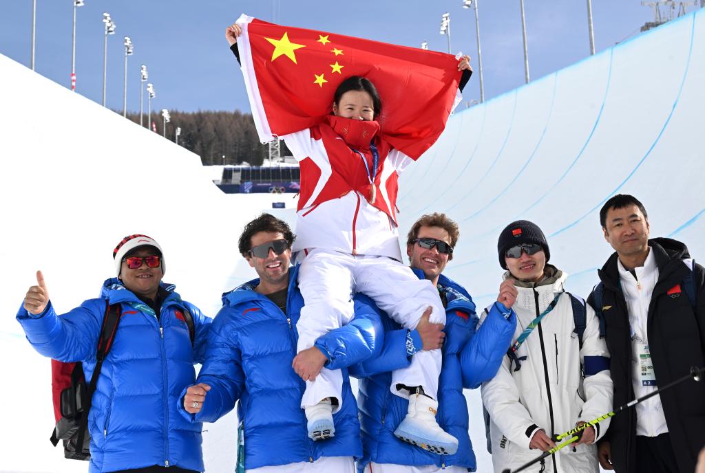 逐梦冰雪启新程——冬奥健儿为体育强国建设注入新活力(图4) 逐梦冰雪启新程——冬奥健儿为体育强国建设注入新活力(图4)