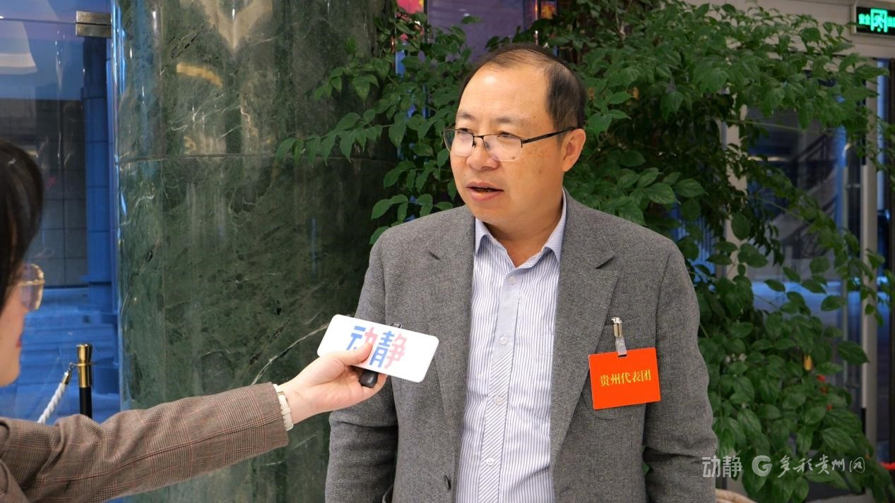 全国人大代表朱山:赴春天之约,关注“人工智能+”(图1) 全国人大代表朱山:赴春天之约,关注“人工智能+”(图1)