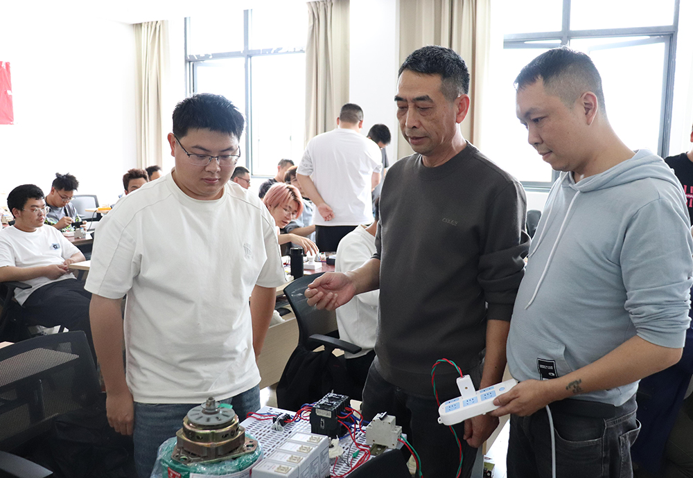 免费电工培训“点亮”就业路 2026年州兴联培中长期电工培训班开班(图3)