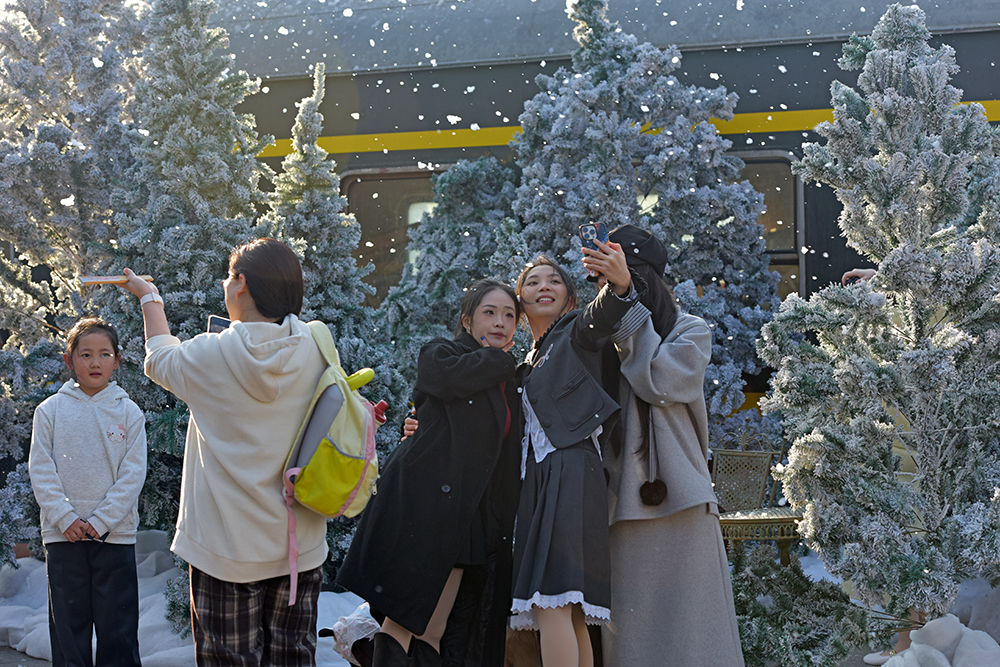 兴义市万峰林峰潮集：解锁消费新场景 打造文旅新地标(图4)