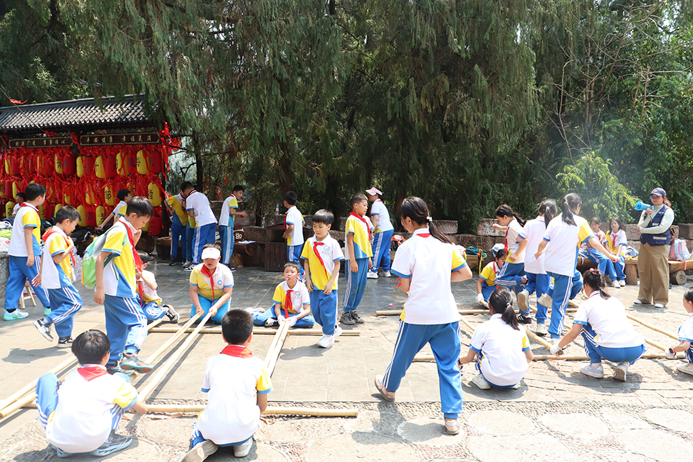 兴义市盘江路小学：研学实践走进景区 传统文化浸润童心(图3)