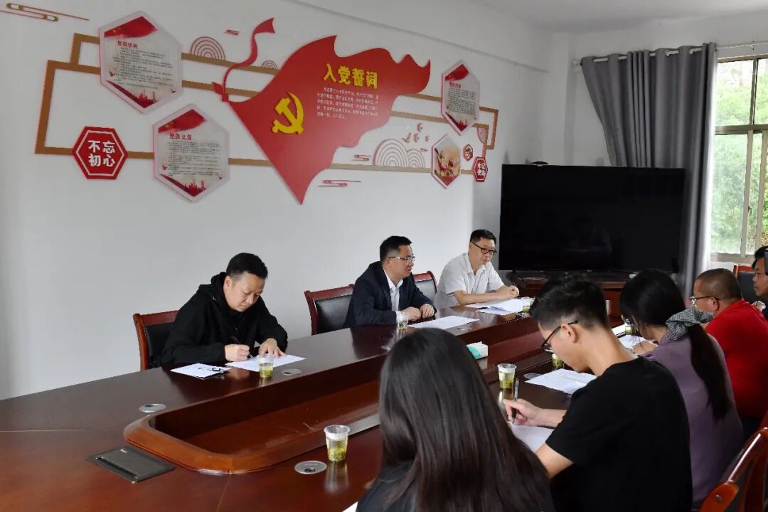 顾先林调研基层党建等工作并开展带案下访(图2) 顾先林调研基层党建等工作并开展带案下访(图2)