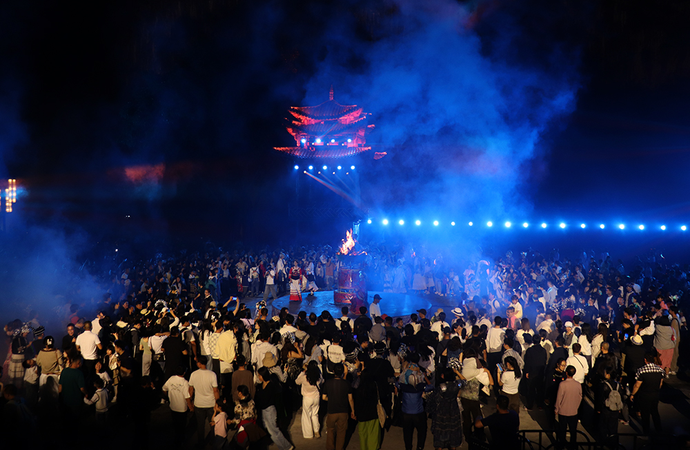 兴义峰林布依景区：“文化+旅游”引爆假日经济 五一首日接待游客超1.5万人次(图7)