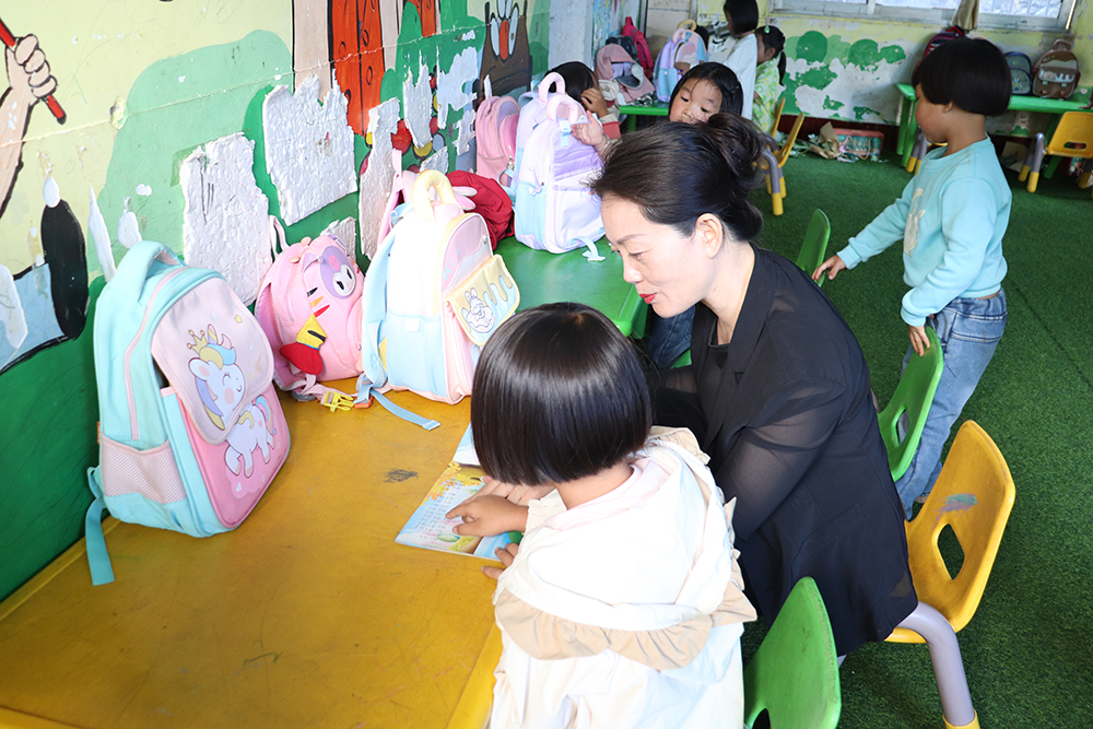 兴义：1691名“爱心妈妈”温情守护少年儿童健康成长(图5)