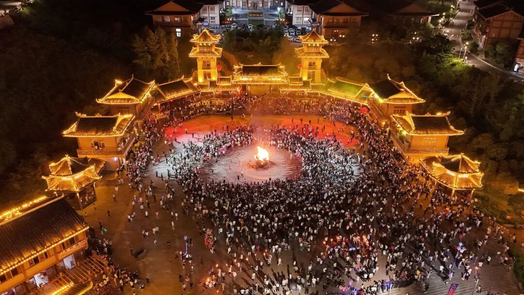 直播预告|燃爆仲夏!贵州“村舞”暨2026晴隆火把节狂欢上线!(图14) 直播预告|燃爆仲夏!贵州“村舞”暨2026晴隆火把节狂欢上线!(图14)