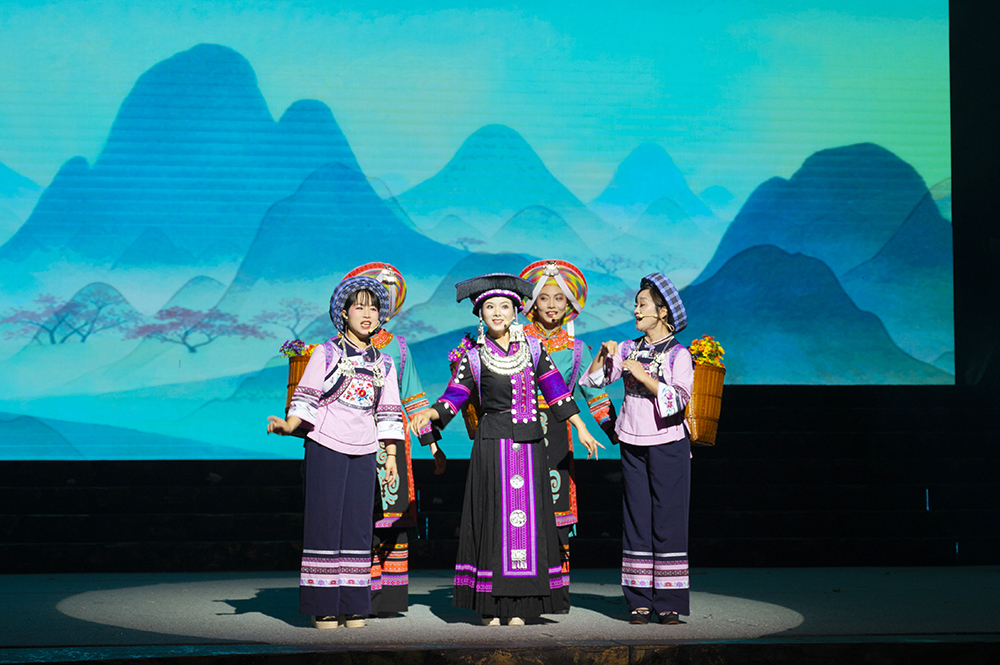 DSC_6030 载誉归来!贵州“村舞”《锦·蓝》公益首演在兴义启幕(图5)