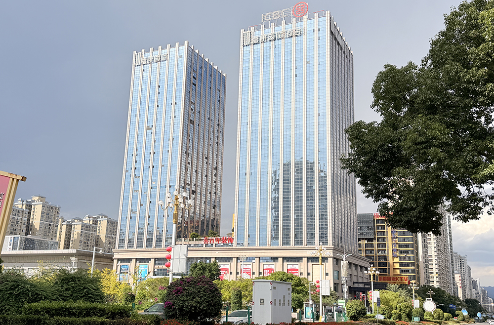 国庆长假首日兴义酒店接待量上涨 各酒店有序做好假日接待工作(图1)